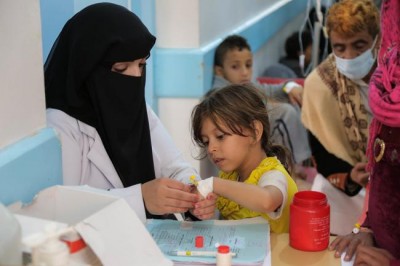 Aid agenices in Yemen forced to shift resources from fighting hunger to cholera â€“ UN
