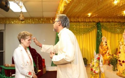 Canada: Ontario Premier visits Sankat Mochan Hanuman Mandir