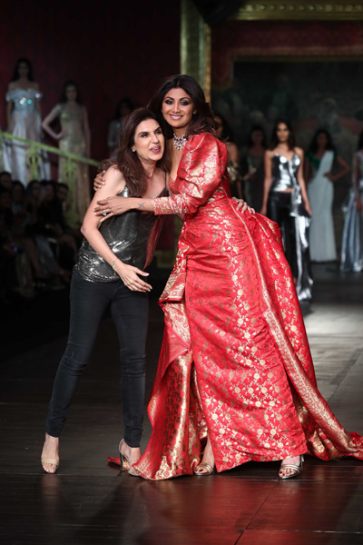 Shilpa Shetty walks down ramp for Monisha Jaising in India Couture Week 2017