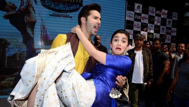 Alia, Varun promote Badrinath Ki Dulhaniya in Kolkata
