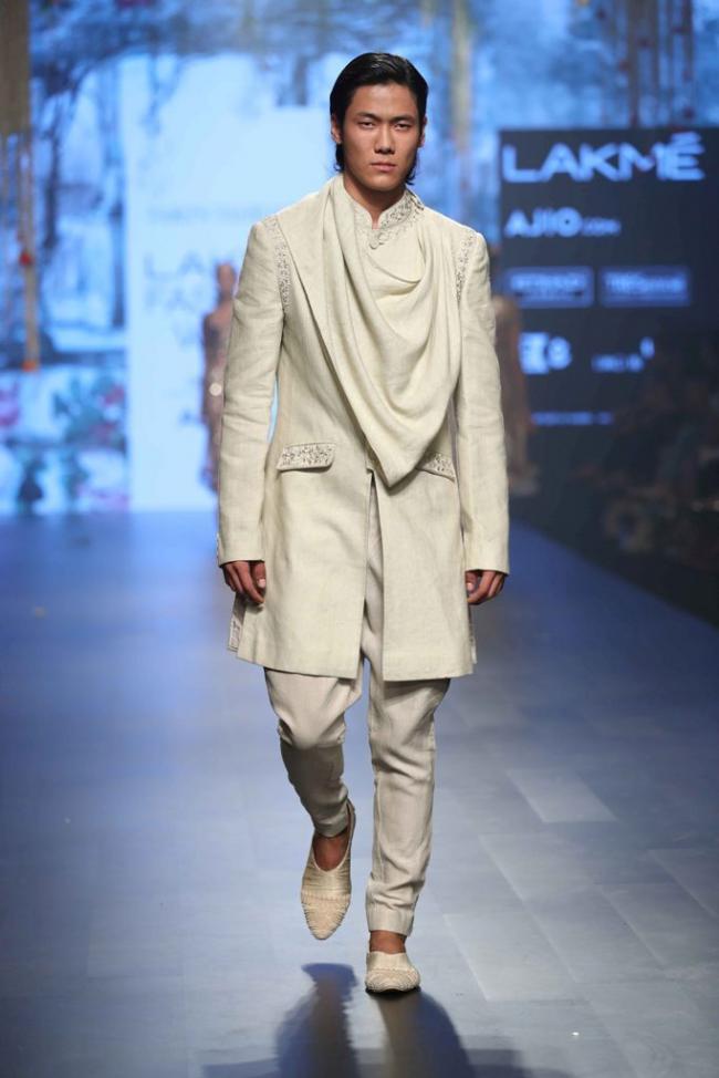 LFW day 4: Designer Tarun Tahiliani displays his collection