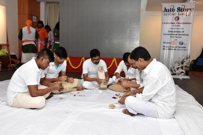 Rakshak Foundation to promote sale of jute products made by West Bengal correctional home inmates