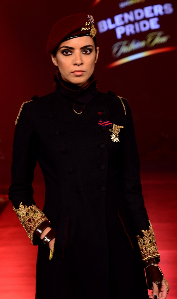 Sidharth Malhotra dazzles up fashion show in Kolkata