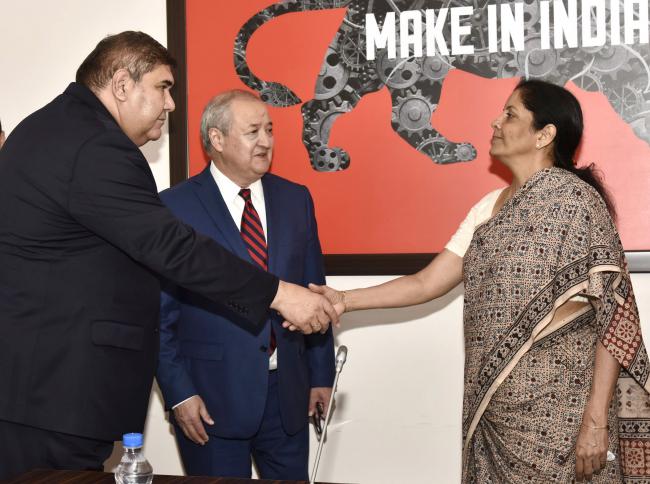 The Minister of Foreign Affairs, Uzbekistan, Mr.Abdulaziz Kamilov meeting the Minister of State for Commerce & Industry