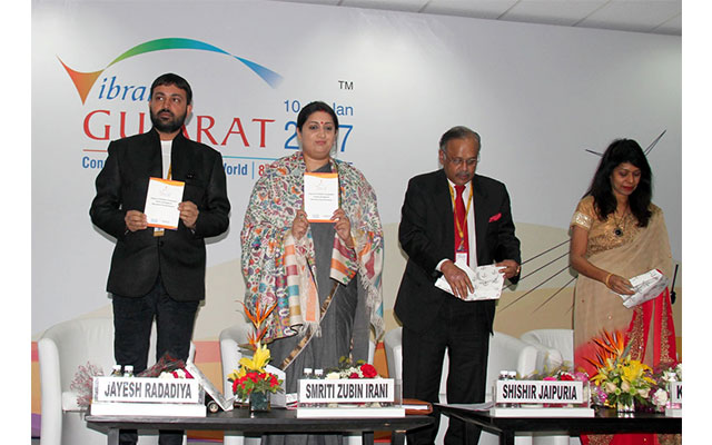 Shri Anil Madhav Dave  in a meeting with  Shri Gajendra Singh