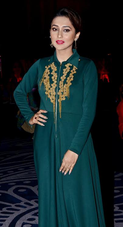 Kolkata: Vidya Balan and Girja Devi awarded