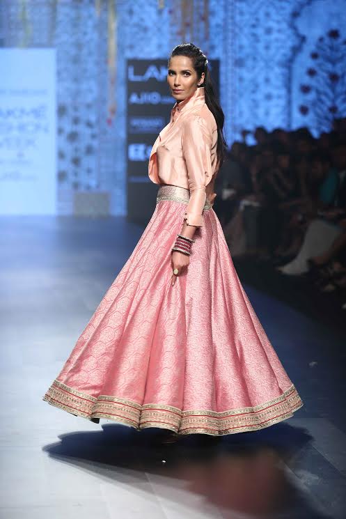 LFW day 4: Designer Tarun Tahiliani displays his collection
