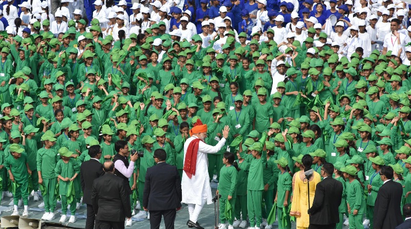 Modi addresses India from Red Fort
