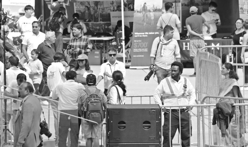 Toronto's India Day Parade pays tribute to Indian multiculturalism 