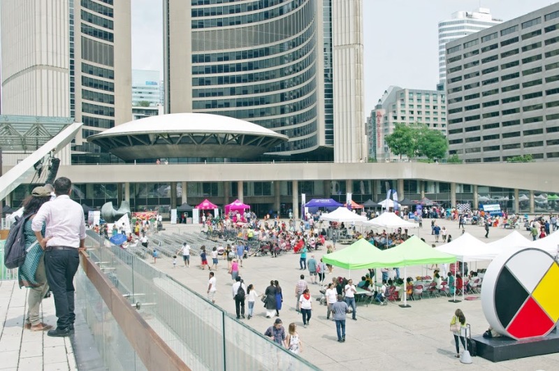 Toronto's India Day Parade pays tribute to Indian multiculturalism 