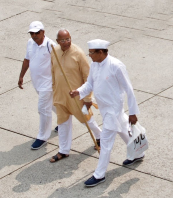 Toronto's India Day Parade pays tribute to Indian multiculturalism 