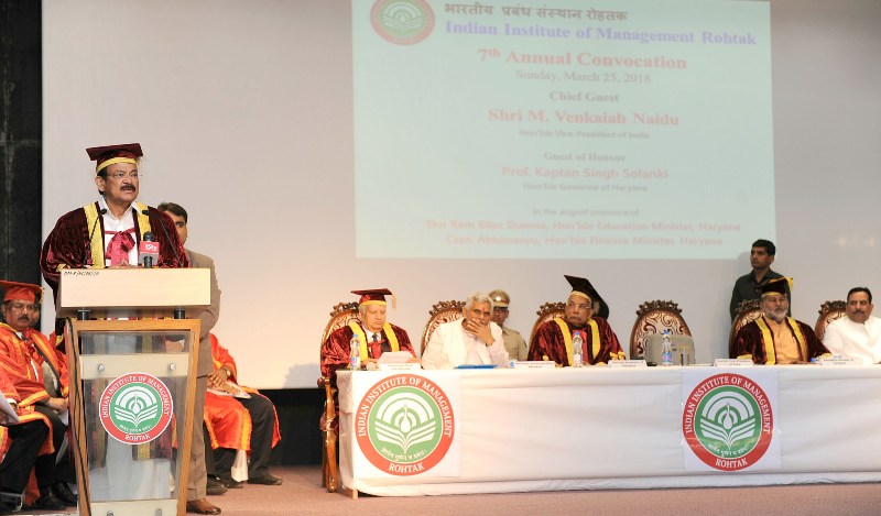 Venkaiah Naidu attends convocation of Indian Institute of Management 