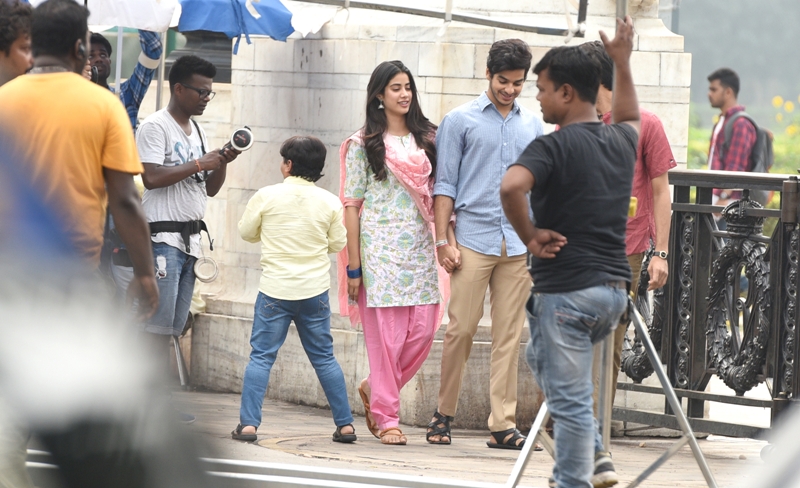 Janhvi Kapoor, Ishaan Khatter shoot at Victoria Memorial for Dhadak