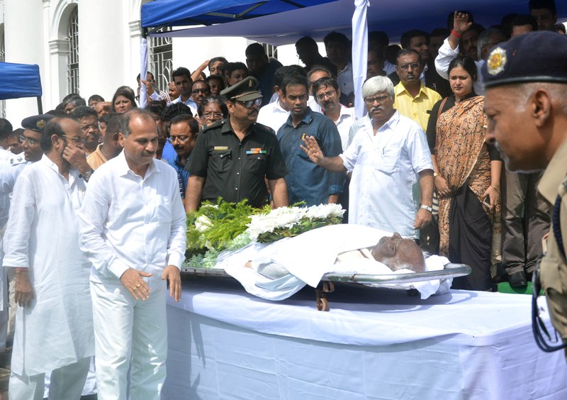 Political leaders pay last tribute to Somnath Chatterjee at WB Vidhan Sabha