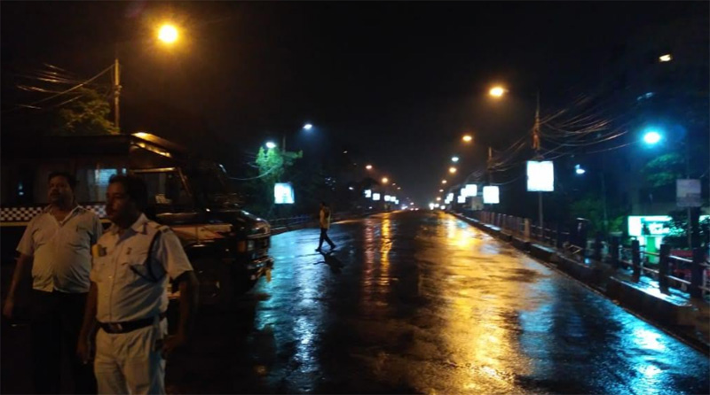 Kolkata Police cordon off Majherhat area following bridge collapse