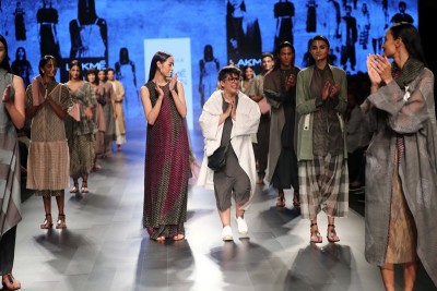 Bollywood actress Taapsee Pannu sizzles LFW ramp