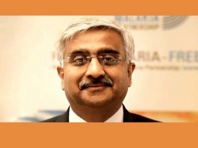 Assault of Delhi Chief Secretary : AAP lodges FIR against top bureaucrat ; Police in secetariat