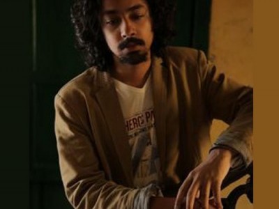 Prosenjit Chatterjee,Parambrata congratulate Riddhi Sen over winning National Film Awards