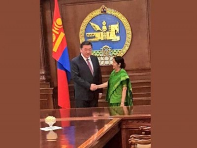 Sushma Swaraj calls on Speaker of Mongolian Parliament in Ulaanbaatar today