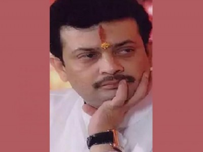 Spiritual leader Bhayyuji Maharaj dies after shooting himself