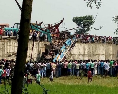 West Bengal: At least six dead, several hurt in Hooghly bus mishap