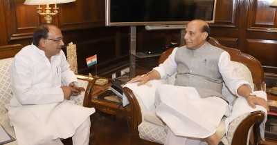 Vijay Goel calls on Rajnath Singh