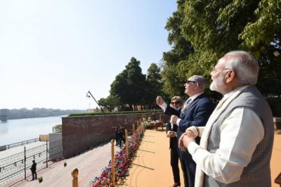 Benjamin Netanyahu files kite in Gujarat, Modi shares images on Twitter