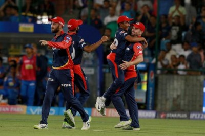 Delhi Daredevils beat Rajasthan Royals by four runs (D/L) in Kotla