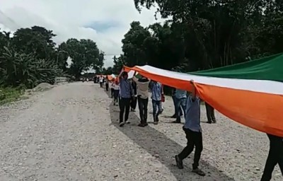 Assam : People take out rally with 3.5 km long tricolour national flag, BSF celebrates I-Day along Indo-Bangladesh border