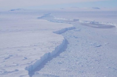 Massive Antarctic iceberg spotted on NASA IceBridge Flight