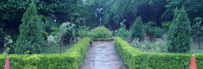 New Delhi: Decomposed body of man found hanging from tree close to JNU