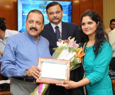 Dr Jitendra Singh felicitates the toppers of Civil Services Examination, 2017