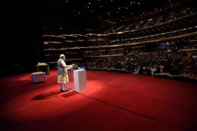 PM Modi addresses Indian diaspora in Dubai, hails demonitization, GST  