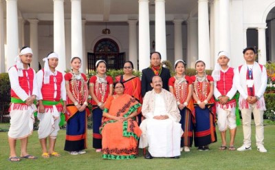 Vice President Naidu meets and greets the Tableaux Artistes and Tribal Guests