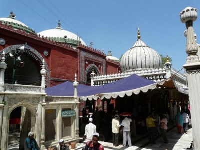 Delhi HC to hear PIL seeking entry of women to Nizamuddin Dargah