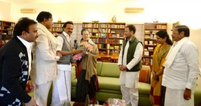 Sonia Gandhi turns 72, senior politicians wish her 