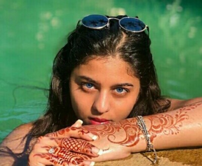 Suhana Khan's pool time image goes viral on social media 