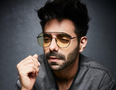Actor Ayushmann wishes brother Aparshakti Khurrana on birthday 