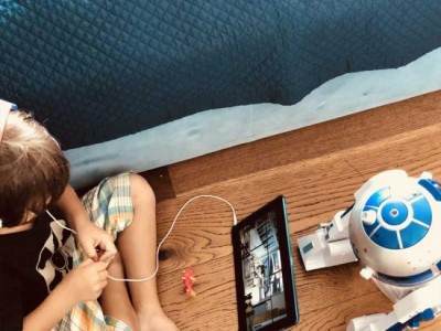 'Man and machine' Shah Rukh Khan shares unique picture of son AbRam on social media