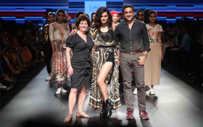 Label Ritu Kumar brought breezy 'hip hop baroque' trends to LFW