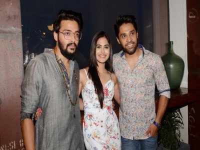 Hoichoi announces new web series titled Charitraheen