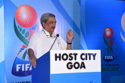 Goa CM Manohar Parrikar returns to hospital over abdominal pain