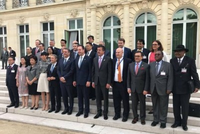 Commerce Minister attends informal gathering of WTO in Paris