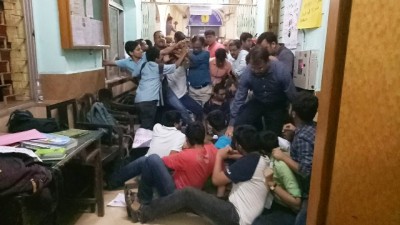 Protesting Calcutta Medical College students allege late-night assault by cops, outsiders