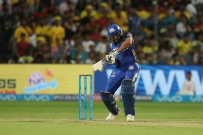 Rohit Sharma steers Mumbai Indians to winning zone