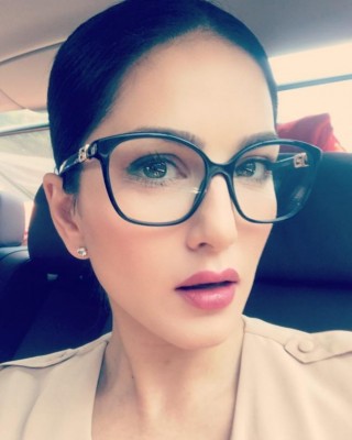 Sunny Leone looks stunning in new shades