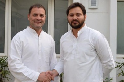 Tejashwi Yadav meets Rahul Gandhi, says 'committed to take nation out of fear'