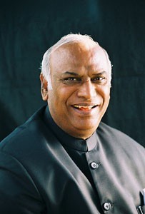Mallikarjun Kharge moves Supreme Court against removal of CBI chief