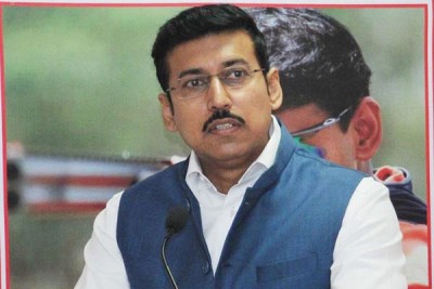 Rajyavardhan Rathore flags off an all-women expedition to Mt. Manirang