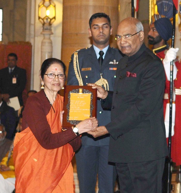 Kovind presents Sangeet Natak Akademi Awards
